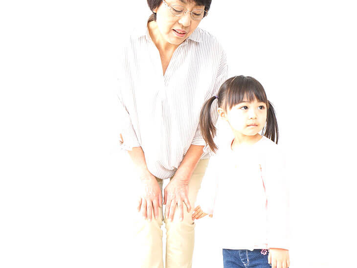 おばあちゃんが孫を面倒見る