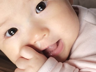 鼻水を垂らした赤ちゃん