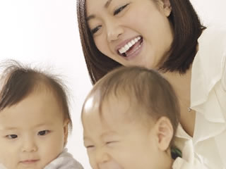 子供好きな育児中のお母さん
