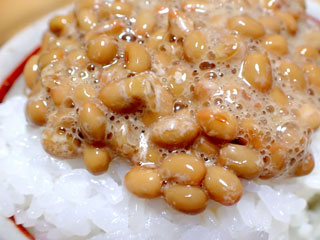 ご飯にのった納豆