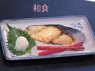 小皿の焼き魚