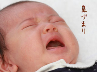 泣く赤ちゃん