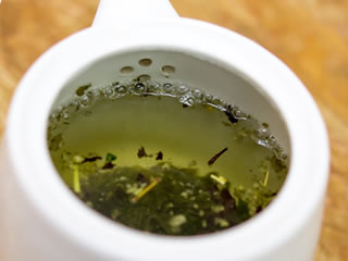 女性の悩みのむくみを解消してくれるお茶