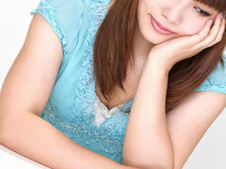 慰謝料請求のメリットについて考える調停離婚中の女性