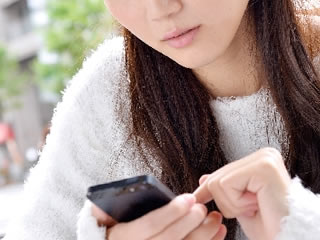 思い通りに家計簿アプリを使いこなせない女性