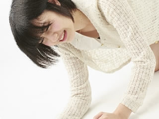 人工甘味料でダイエットを試みたが挫けた女性
