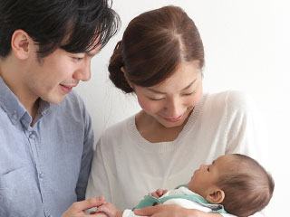 マスクをした妊婦