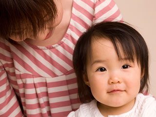 母親と2才の娘