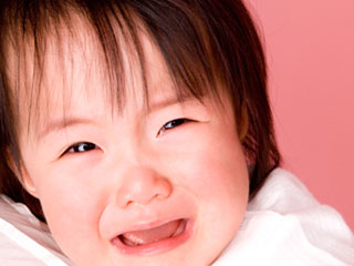 夜泣きする幼児