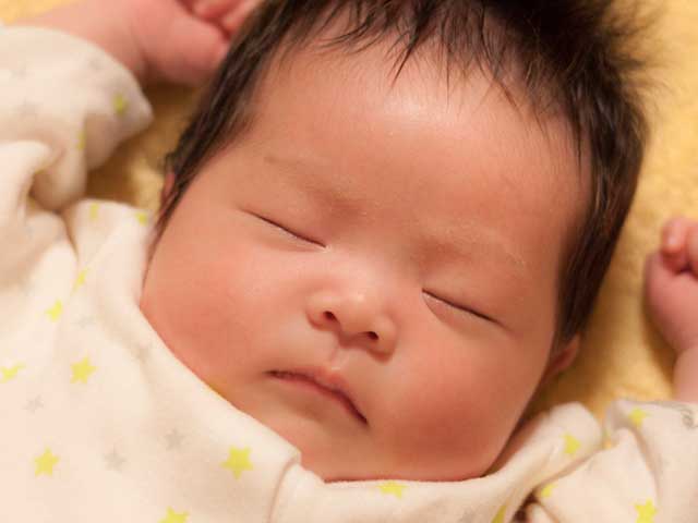 赤ちゃんの寝顔