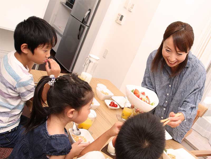 家族で食事