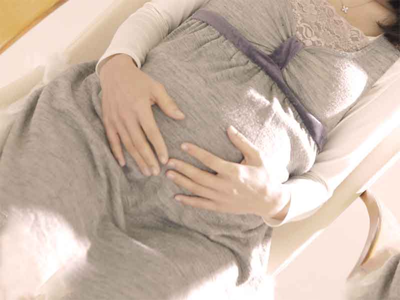 妊娠している妊婦さんのお腹