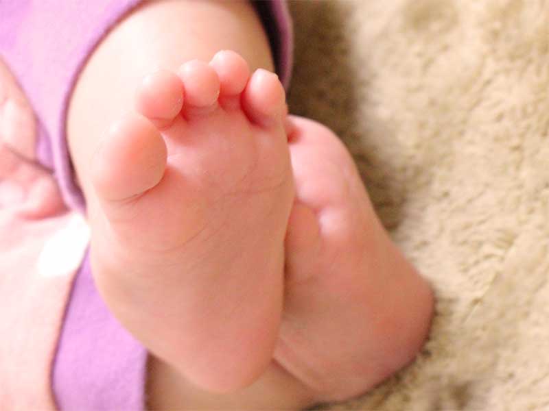 赤ちゃんの足の裏