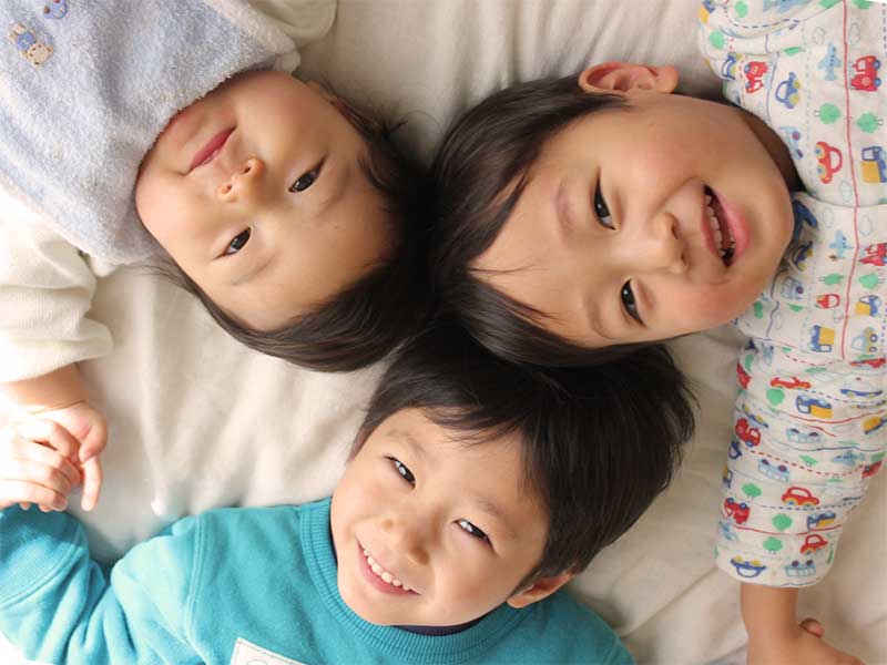 年子の3兄弟赤ちゃん