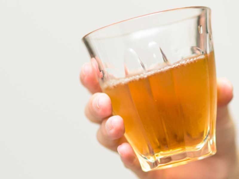 コップの中に入っている麦茶