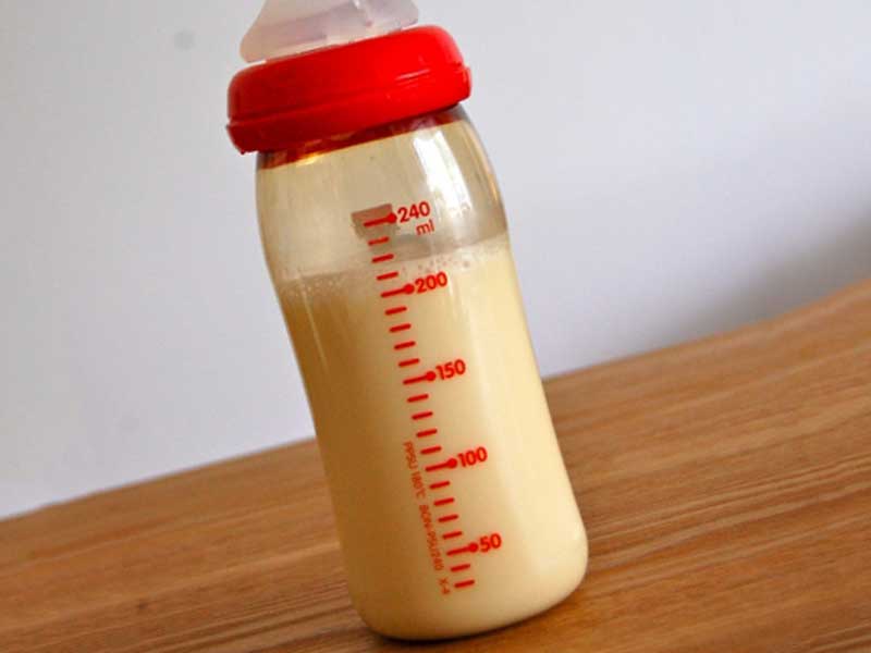 ミルクの量が一目瞭然の哺乳瓶