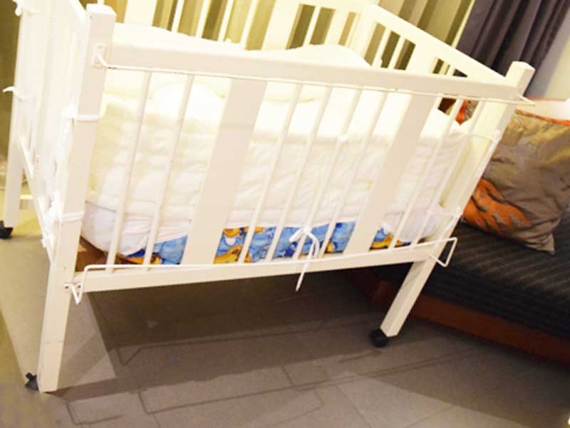 赤ちゃん部屋のベビーベッド