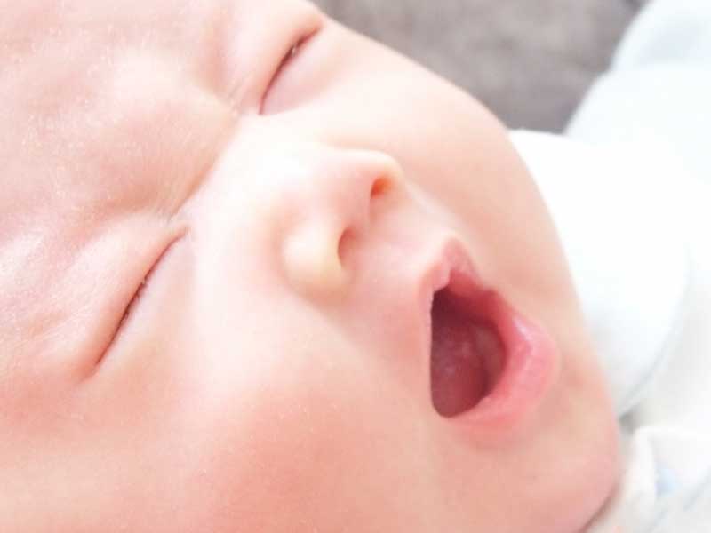 眠たい赤ちゃん