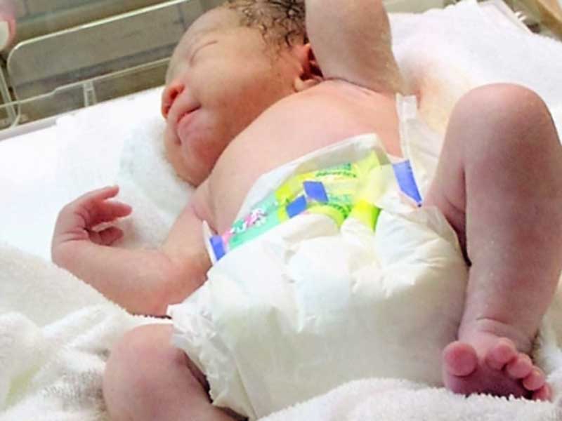 生まれたばかりの赤ちゃん