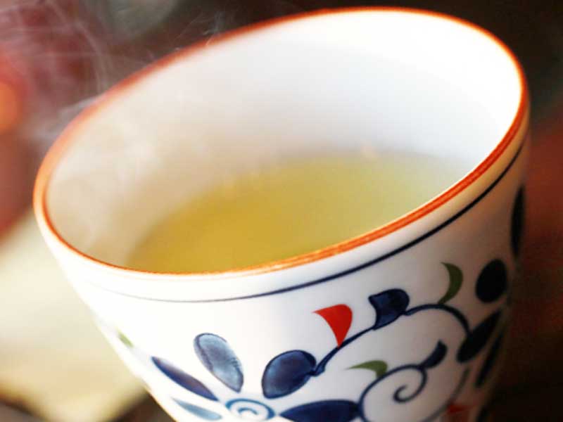 熱い緑茶