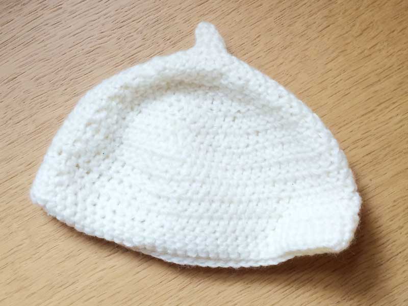 編み物で作った帽子