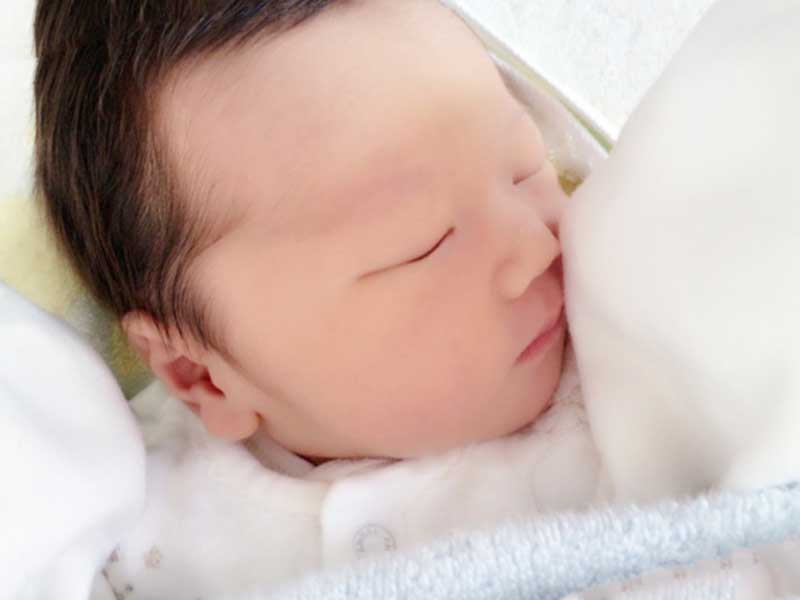 生まれたばかりの赤ちゃん