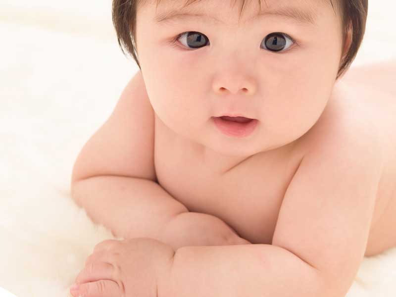 可愛い三ヶ月の赤ちゃん
