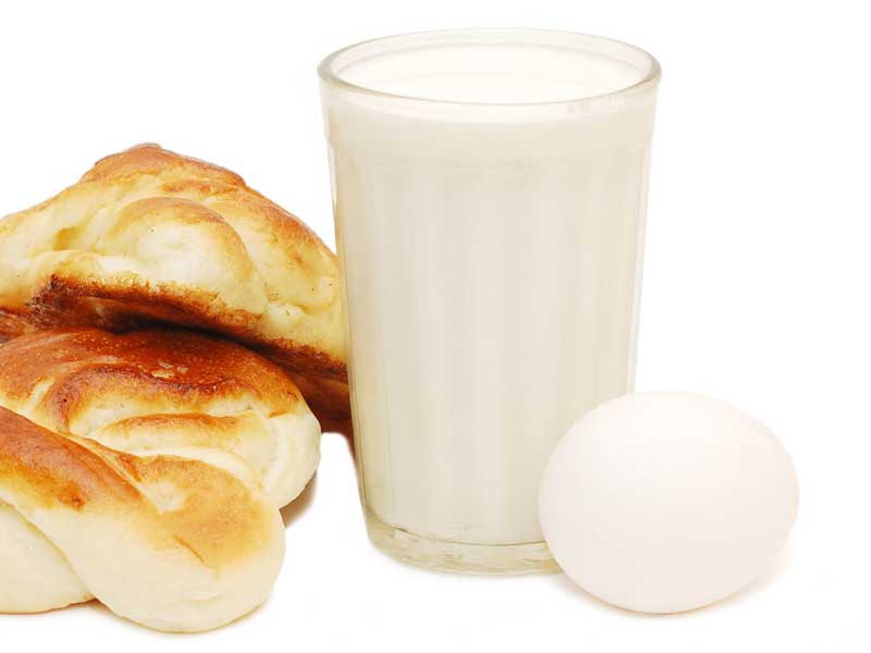アレルギー物質の牛乳と卵とパン
