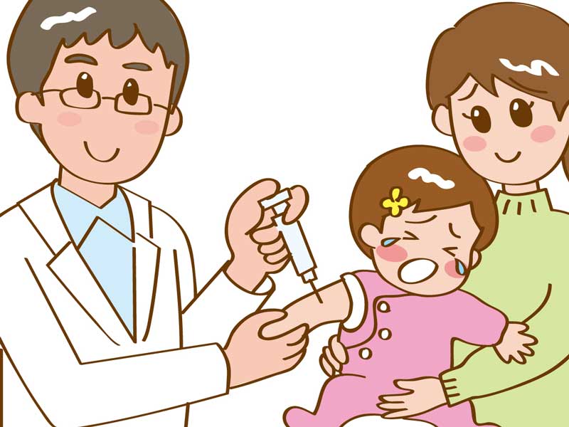 ママに抱っこされた赤ちゃんに予防接種をしている医者のイラスト