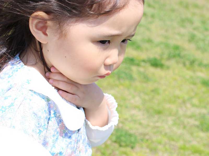 喉が痛い子供