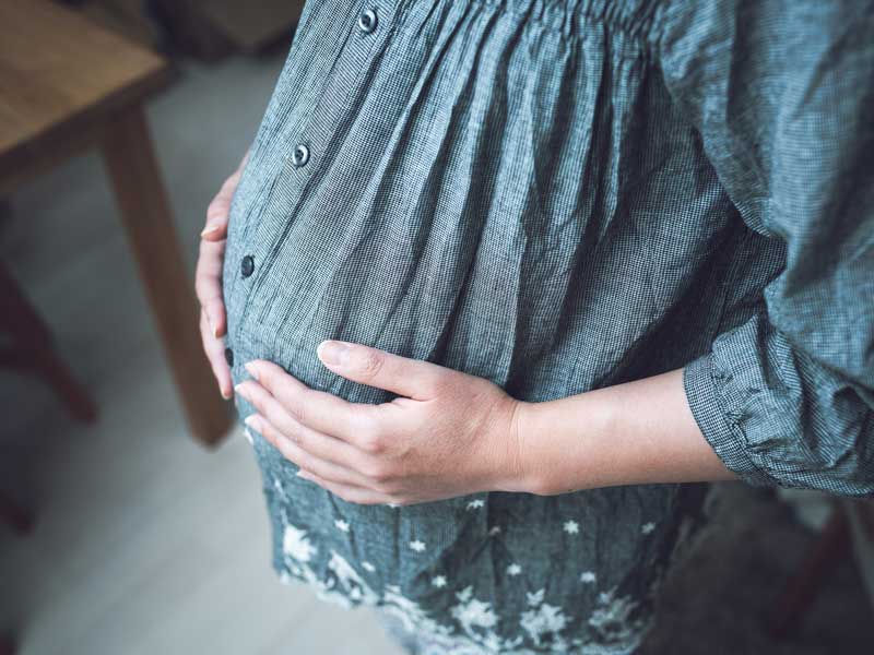 お腹が大きい妊婦さん