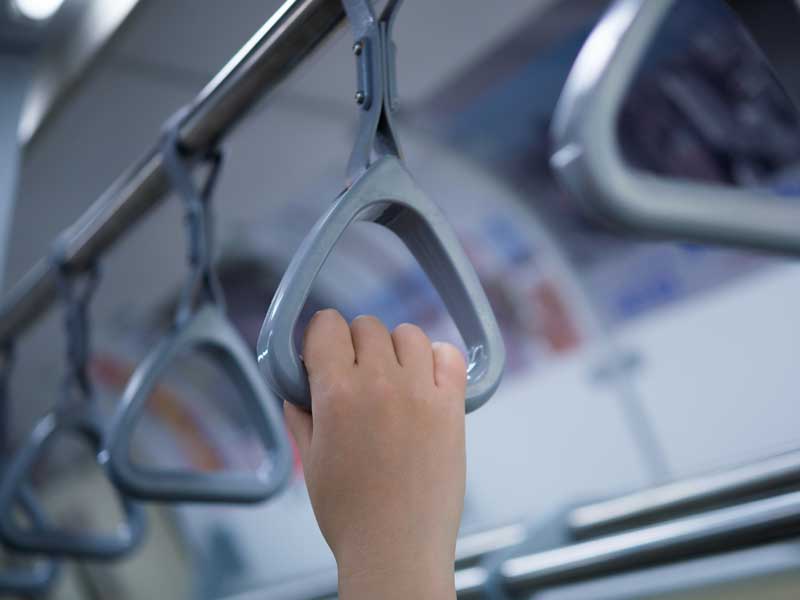 電車の中の吊り革