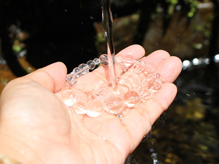 流水で浄化