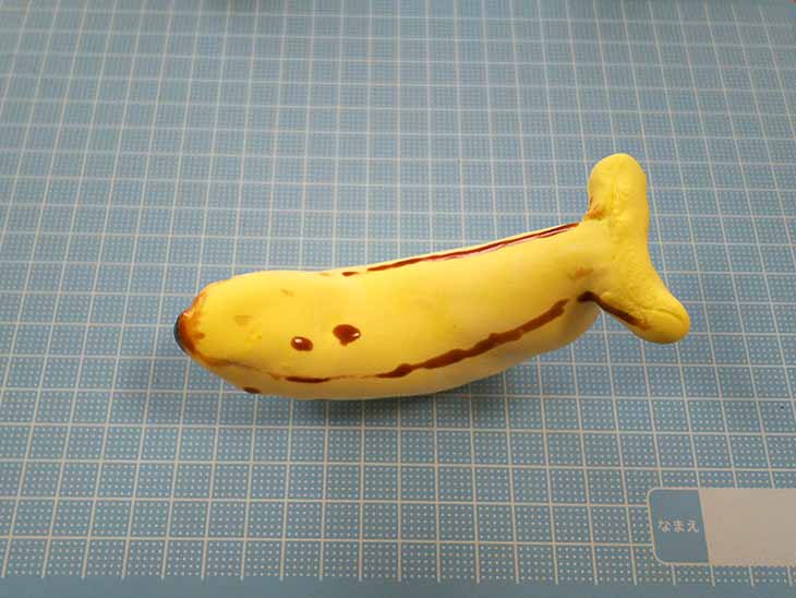 完成したエンジェルクレイを使ったバナナのスクイーズ
