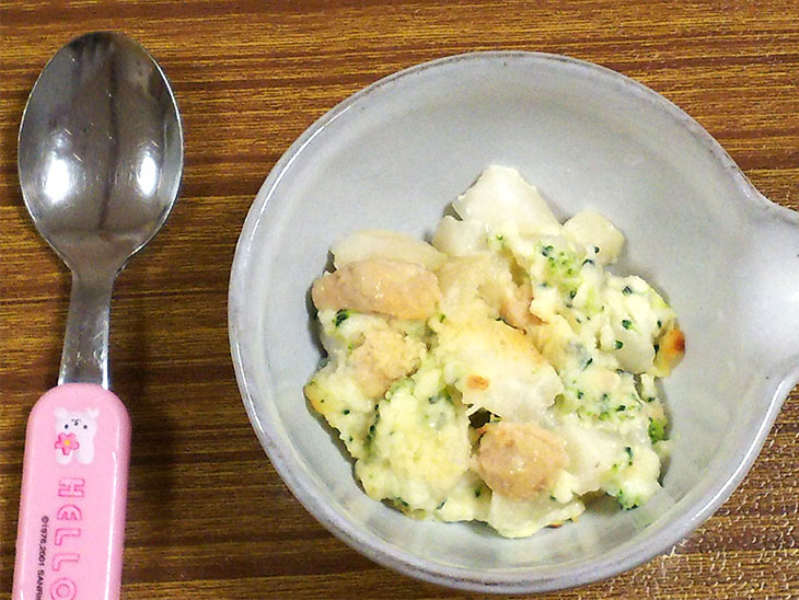 離乳食完了期のツナ缶レシピ「かぶとツナのグラタン」の完成品