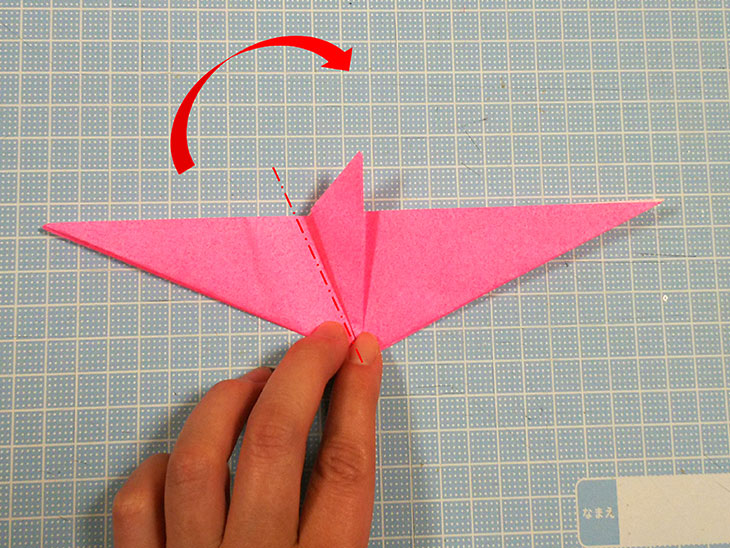 折り紙一枚で作る立体の全身テリアの折り方の工程3