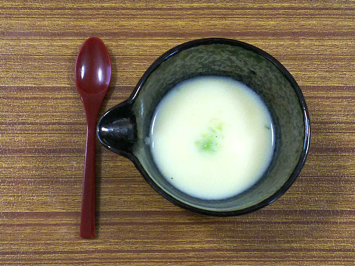 離乳食初期レシピ「白菜とさつまいものスープ」の完成品