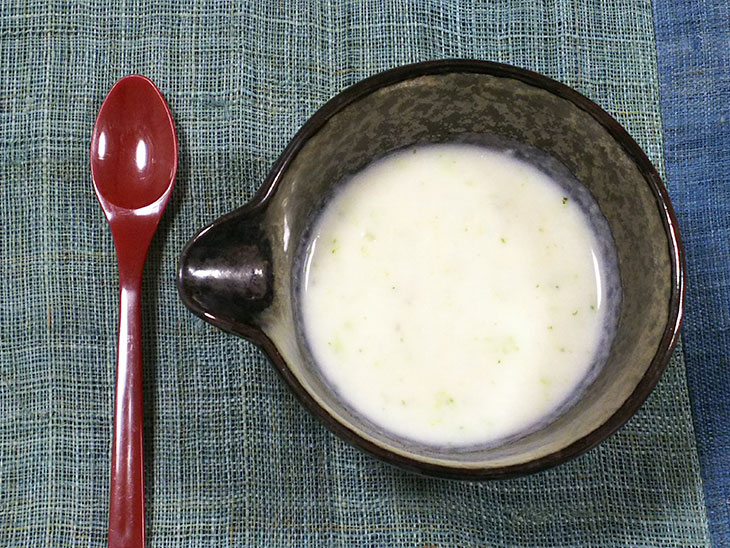 離乳食初期「キャベツのミルクポタージュのレシピ」の完成品