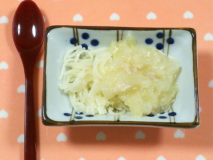 離乳食後期の高野豆腐おすすめレシピ「高野豆腐とキャベツのあんかけそうめん」の完成品
