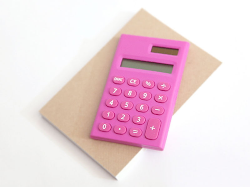 ピンク色の電卓