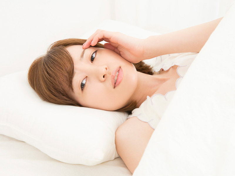 睡眠不足を気にする女性